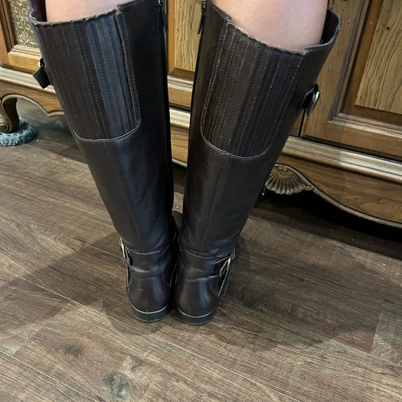 UGG Boots size 8.5 - Picture 5 of 8